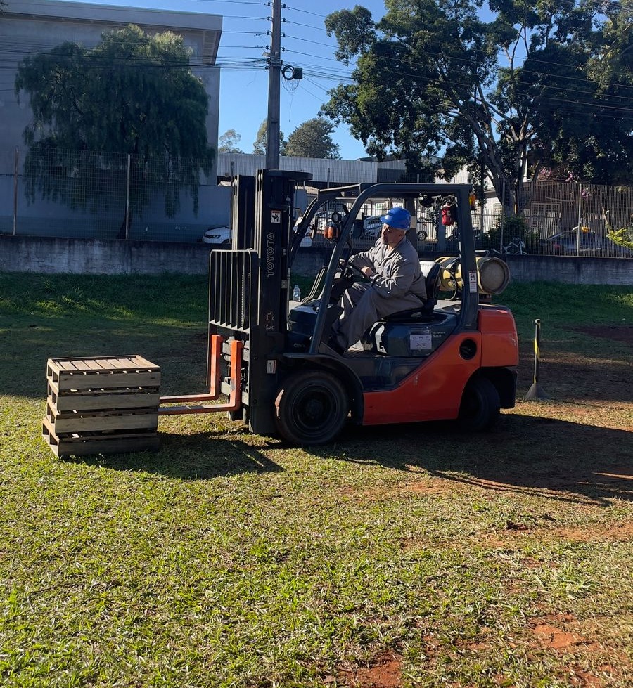 Treinamento de Empilhadeira - Cooperativa XYZ